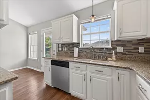 1945 Shadow Lake Dr, Gulf Breeze, FL 32563 - Photo 16