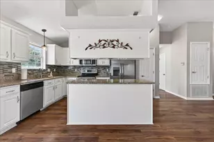1945 Shadow Lake Dr, Gulf Breeze, FL 32563 - Photo 10
