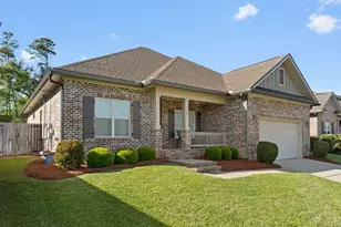 562 Falcon Trail, Niceville, FL 32578 - Photo 2