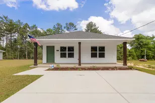 158 W Honeysuckle St, Defuniak Springs, FL 32433 - Photo 2