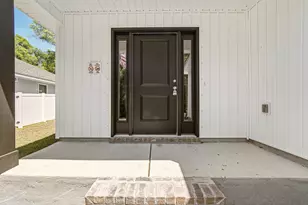 402 N 11th St, Defuniak Springs, FL 32433 - Photo 4