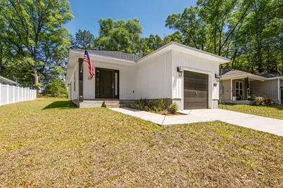 402 N 11th Street, Defuniak Springs, FL 32433 - Photo 1