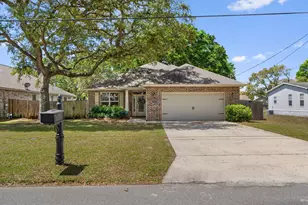 1560 Hickory St, Niceville, FL 32578 - Photo 2