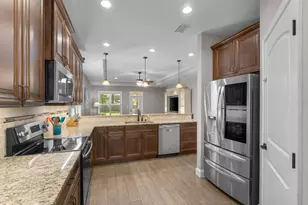 1560 Hickory St, Niceville, FL 32578 - Photo 16