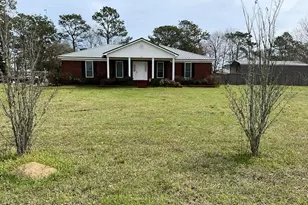 22 10 Lake Dr, Defuniak Springs, FL 32433 - Photo 1