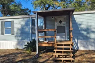 135 Henderson Rd, Defuniak Springs, FL 32433 - Photo 1