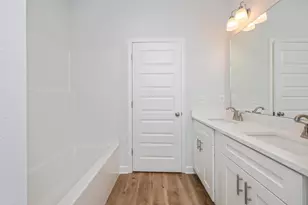 740 E Chestnut Ave, Crestview, FL 32539 - Photo 24