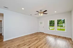740 E Chestnut Ave, Crestview, FL 32539 - Photo 4