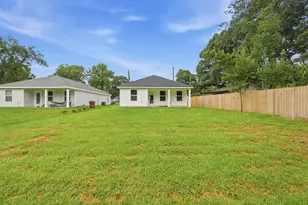 740 E Chestnut Ave, Crestview, FL 32539 - Photo 6