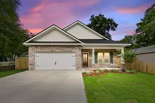 239 White St, Niceville, FL 32578 - Photo 1