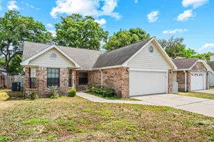 145 Wright Cir, Niceville, FL 32578 - Photo 4