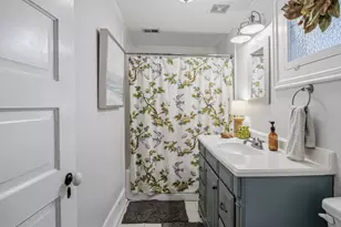 98 E Live Oak Ave, Defuniak Springs, FL 32435 - Photo 16