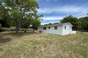 325 Avon Ln, Mary Esther, FL 32569 - Photo 4