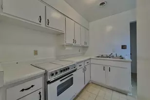 325 Avon Ln, Mary Esther, FL 32569 - Photo 10