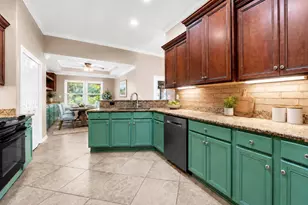 328 Chippewa Dr, Niceville, FL 32578 - Photo 10