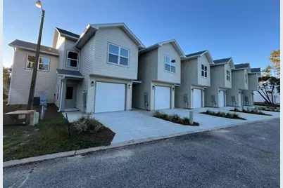 2879 Leahs Lane, Navarre, FL 32566 - Photo 1