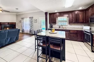 3003 Colonial Cir, Crestview, FL 32536 - Photo 6