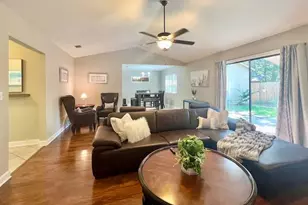 289 Honeysuckle Way, Niceville, FL 32578 - Photo 4