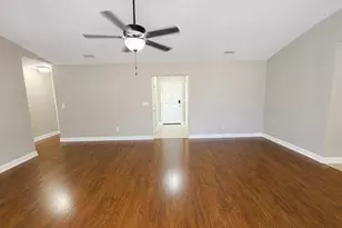 289 Honeysuckle Way, Niceville, FL 32578 - Photo 4