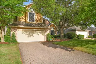 935 Shalimar Point Dr, Shalimar, FL 32579 - Photo 2