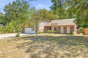 410 Pelham Rd, Fort Walton Beach, FL 32547 - Photo 2
