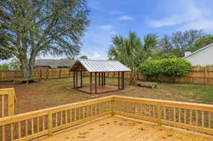 201 Westview Dr, Crestview, FL 32536 - Photo 6
