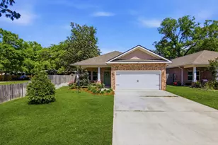 1571 Cedar St, Niceville, FL 32578 - Photo 2