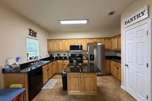 1529 Bentley Cir, Fort Walton Beach, FL 32547 - Photo 8