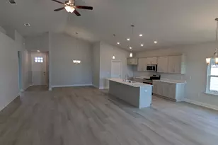 148 Bonne Vue Cir, Freeport, FL 32439 - Photo 4