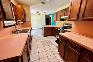 310 Springwood Cir, Crestview, FL 32536 - Photo 8