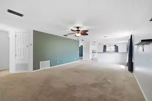 1327 Jeffrine Dr, Crestview, FL 32536 - Photo 6
