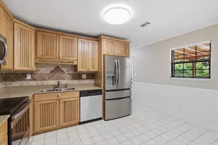 215 NW Sotir St, Fort Walton Beach, FL 32548 - Photo 8