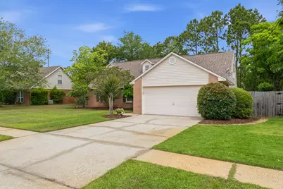 2284 Prytania Circle, Navarre, FL 32566 - Photo 2