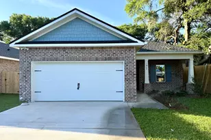 1609 26th St, Niceville, FL 32578 - Photo 1