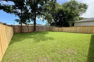 1607B 26th St, Niceville, FL 32578 - Photo 14