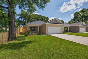 1607A 26th St, Niceville, FL 32578 - Photo 2