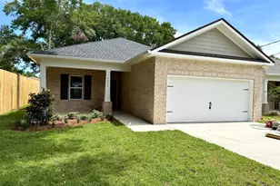 1607A 26th St, Niceville, FL 32578 - Photo 1