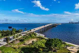 2205 Calle De Marbella, Navarre, FL 32566 - Photo 40