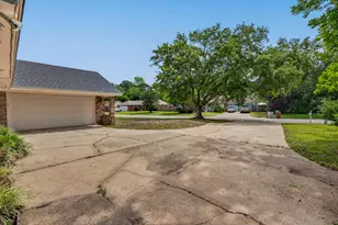 2205 Calle De Marbella, Navarre, FL 32566 - Photo 4