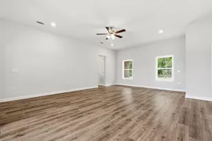 6112 Mildreds Wy, Crestview, FL 32539 - Photo 6