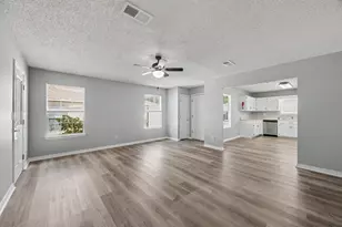 421 Apple Dr, Crestview, FL 32536 - Photo 6