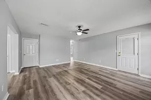 421 Apple Dr, Crestview, FL 32536 - Photo 4