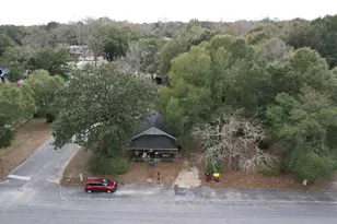 625 E Chestnut Ave, Crestview, FL 32539 - Photo 2