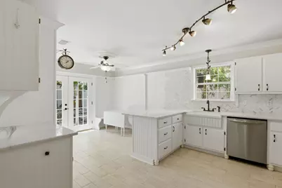 984 Southern Oaks Court, Fort Walton Beach, FL 32547 - Photo 14