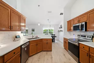 2370 Barberee Dr, Crestview, FL 32536 - Photo 10