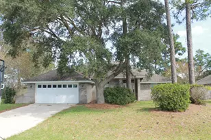 63 Norwich Cir, Niceville, FL 32578 - Photo 1