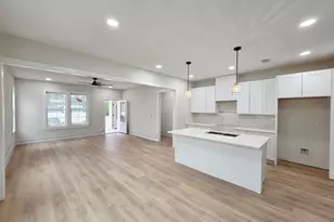 308 B Okaloosa Ave, Valparaiso, FL 32580 - Photo 6