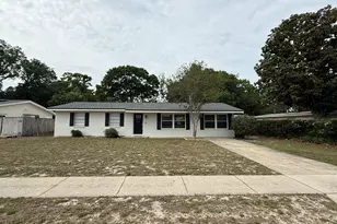 131 NE Clements St, Fort Walton Beach, FL 32548 - Photo 1