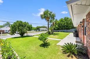 116 Lakeside Cir, Panama City Beach, FL 32413 - Photo 2