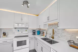 9860 S Thomas Dr, Panama City Beach, FL 32408 - Photo 18